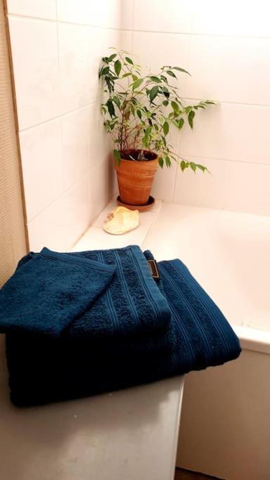Simplicite Et Calme En Appartement A إسوار المظهر الخارجي الصورة