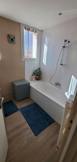 Simplicite Et Calme En Appartement A إسوار المظهر الخارجي الصورة