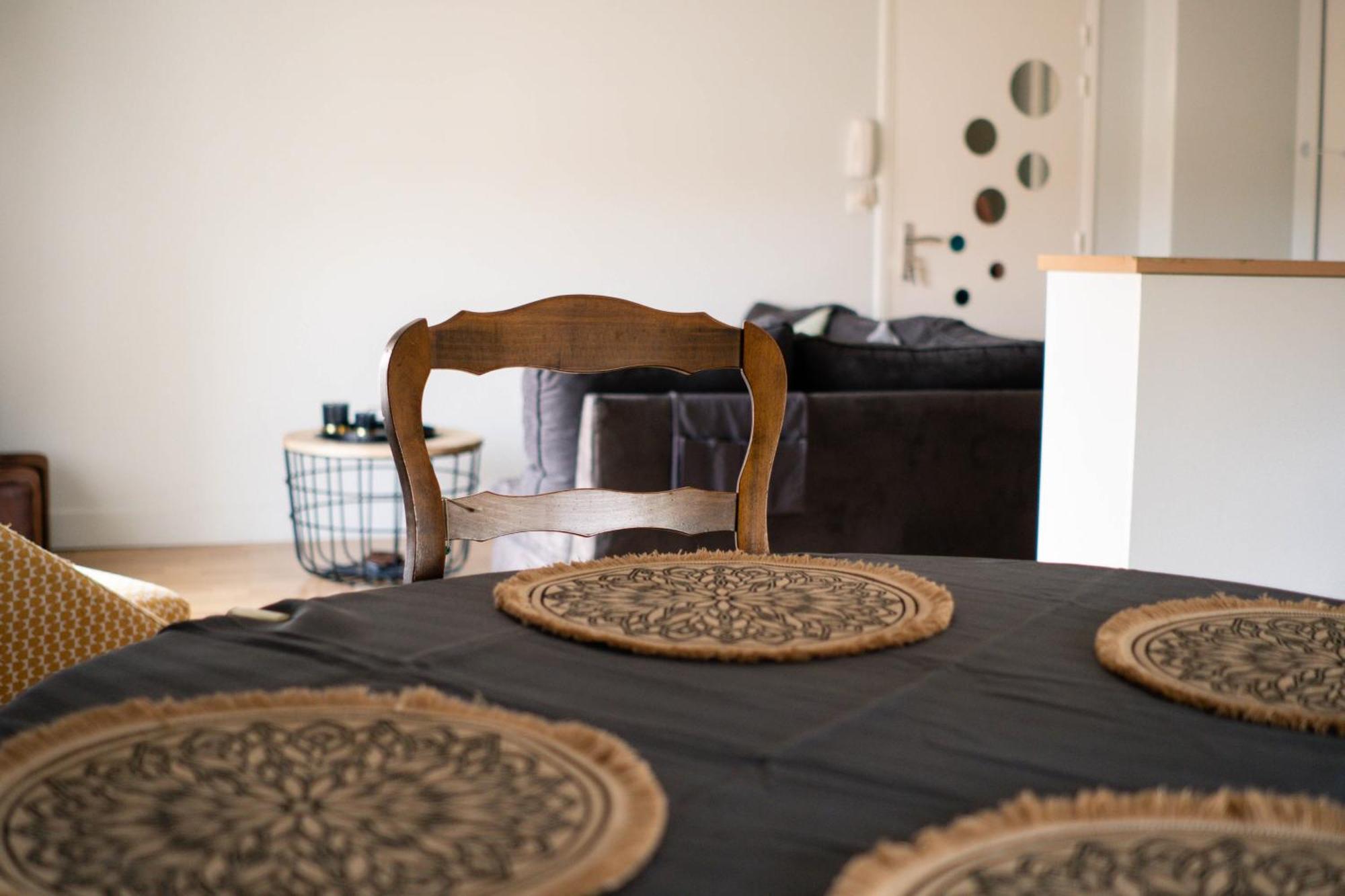 Simplicite Et Calme En Appartement A إسوار المظهر الخارجي الصورة