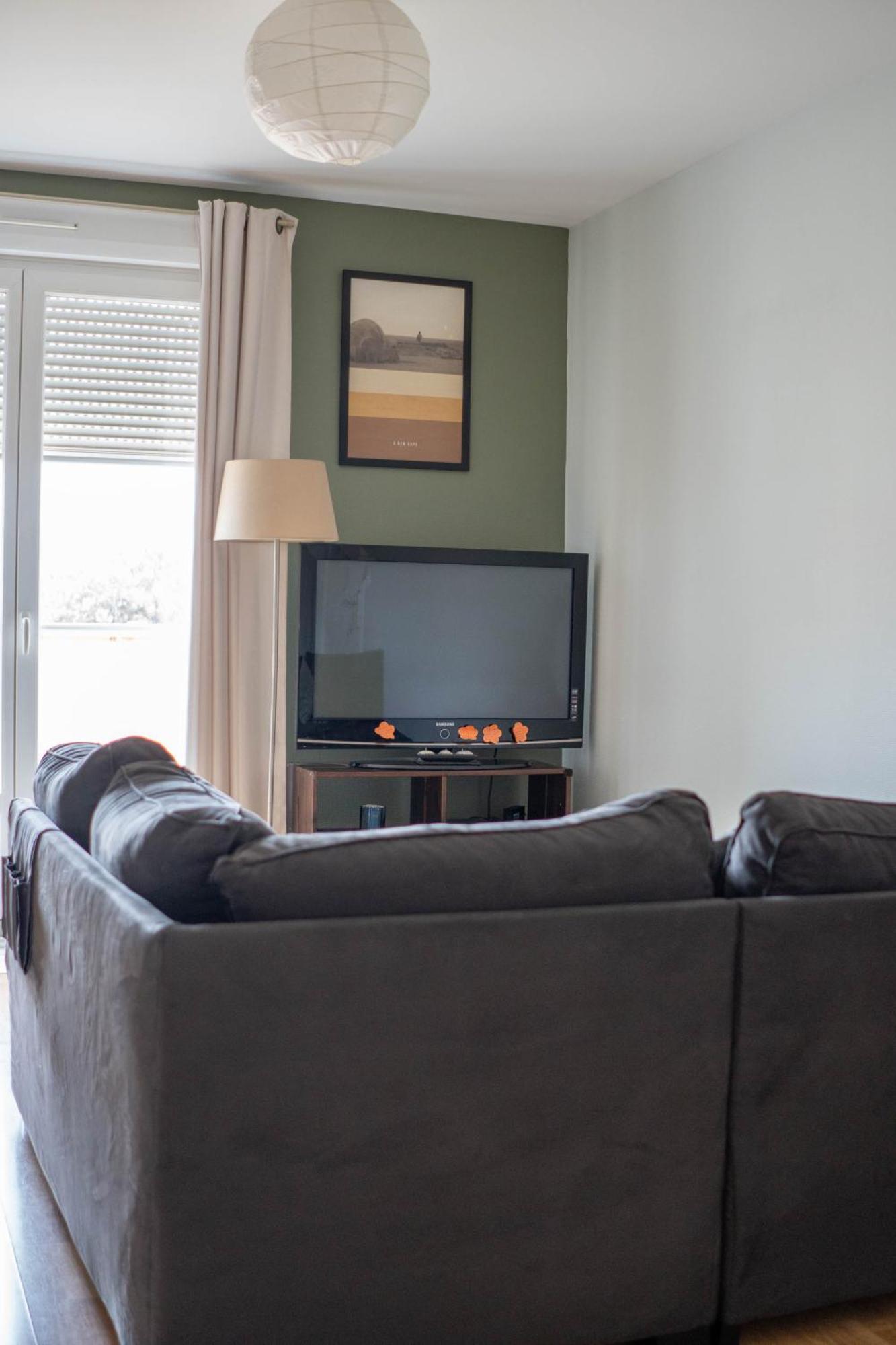 Simplicite Et Calme En Appartement A إسوار المظهر الخارجي الصورة