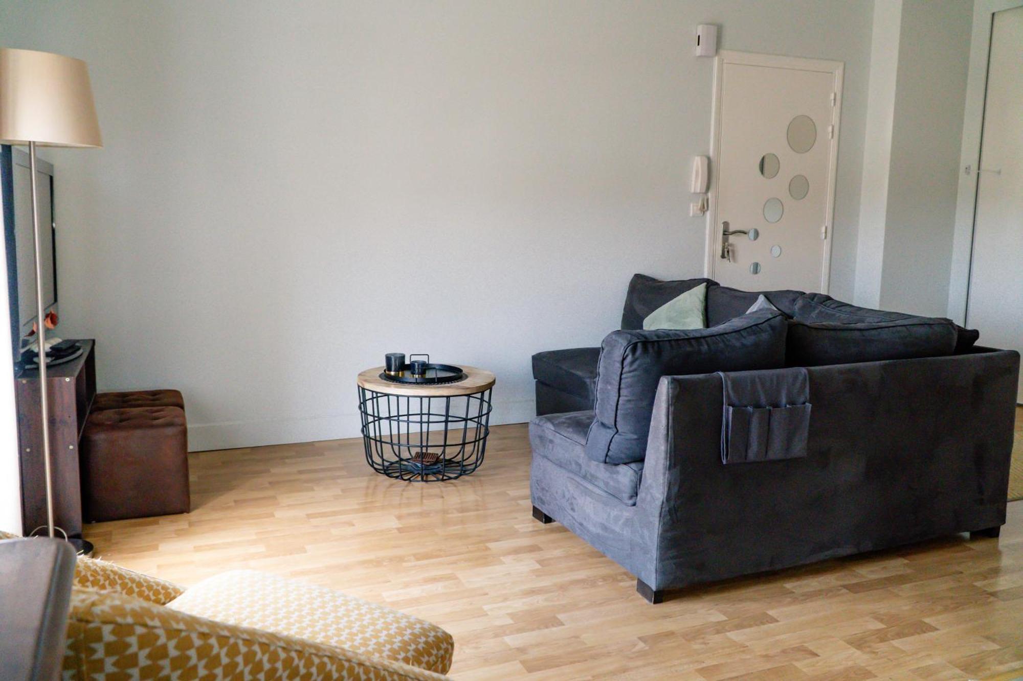 Simplicite Et Calme En Appartement A إسوار المظهر الخارجي الصورة